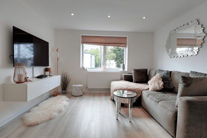 1 Bedroom Flat To Rent In Lodge Road, Croydon, CR0