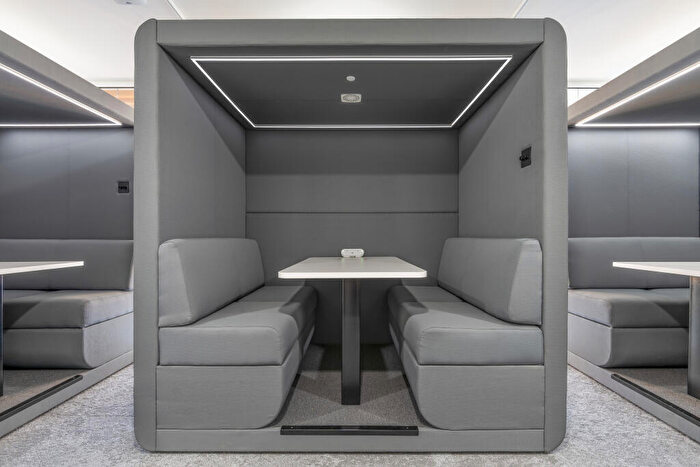 2 Bedroom Apartment To Rent In Emporium House West, Weldale Street, Reading, Berkshire, RG1