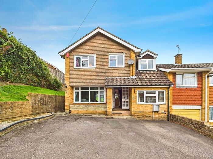 4 Bedroom Detached House For Sale In Alpine Close, Southampton, SO18