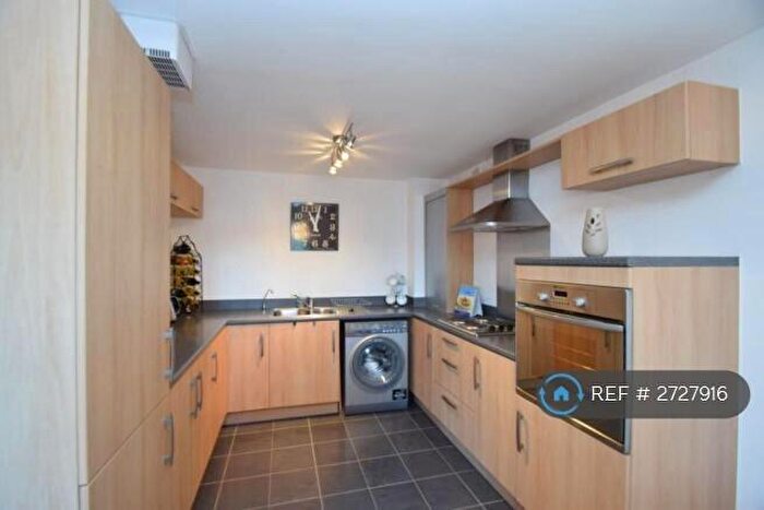 2 Bedroom Flat To Rent In Broadlands Gardens, Pudsey, LS28