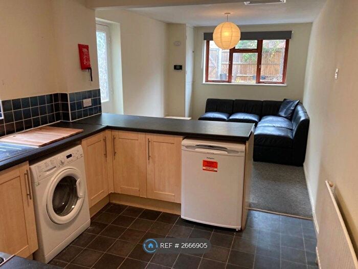 5 Bedroom Terraced House To Rent In Milton Road, Southampton, SO15