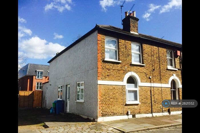 2 Bedroom End Of Terrace House To Rent In Mooreland Road, Bromley, BR1