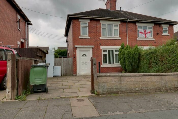 3 Bedroom Semi-Detached House To Rent In Williamson Avenue, ST6