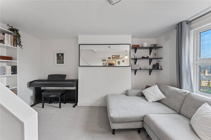 2 Bedroom Flat For Sale In Hillfield Road, West Hampstead, NW6