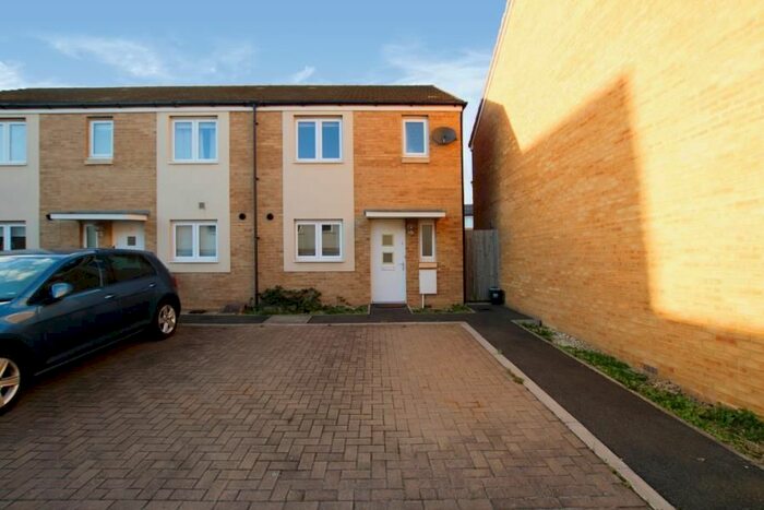 3 Bedroom End Of Terrace House To Rent In Tall Elms Road, Patchway, Bristol, BS34