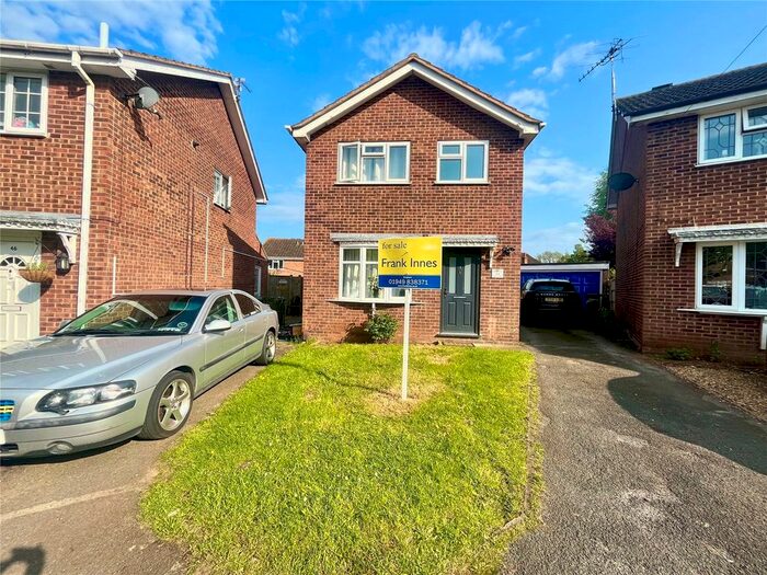 3 Bedroom Detached House For Sale In Langdale Grove, Bingham, Nottingham, Nottinghamshire, NG13