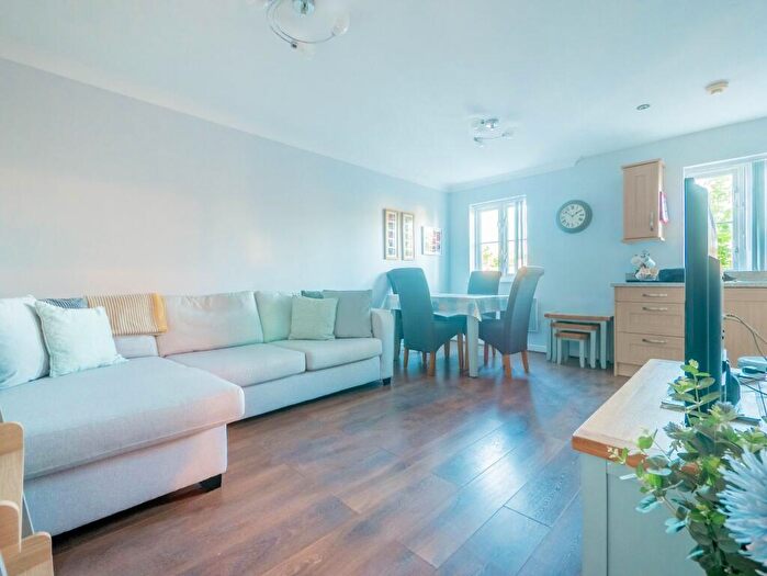 2 Bedroom Flat For Sale In Roche Close, Rocheforte House Roche Close, SS4