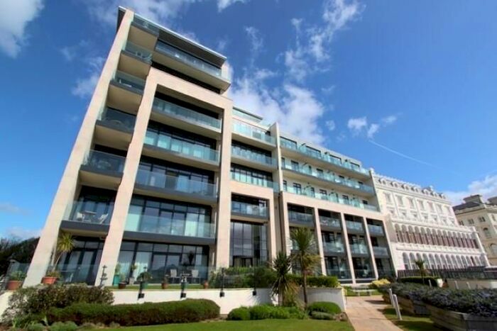 2 Bedroom Flat To Rent In The Azure, Cliff Road, The Hoe, PL1