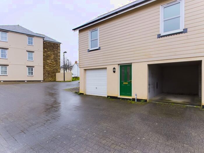 2 Bedroom Flat To Rent In Laity Fields, Camborne, TR14