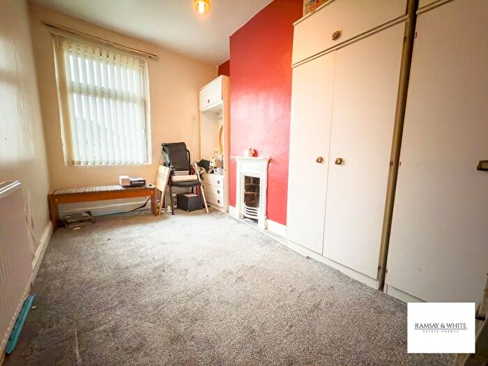 3 Bedroom End Of Terrace House For Sale In George Terrace, Mountain Ash, Mid Glamorgan, CF45