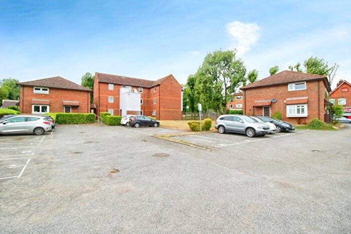 Apartment For Sale In Matthews Close, Romford, RM3