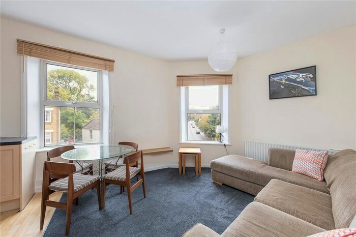 2 Bedroom Flat To Rent In Effra Parade, London, SW2
