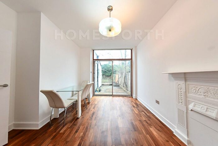2 Bedroom Flat To Rent In Chichele Road, Cricklewood, NW2