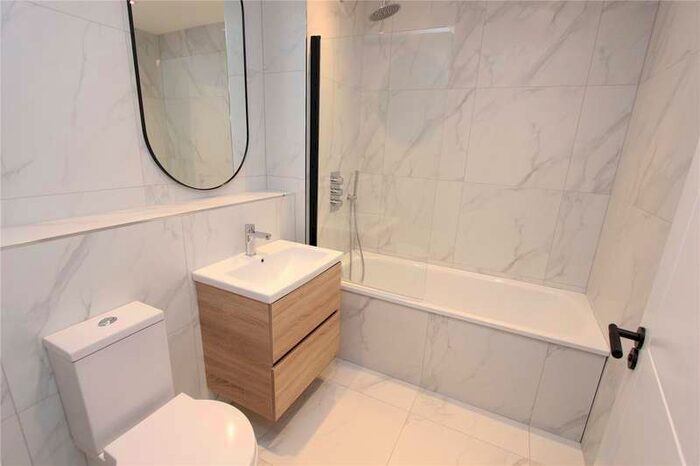 1 Bedroom Flat To Rent In London Road, Hadleigh, Benfleet, SS7