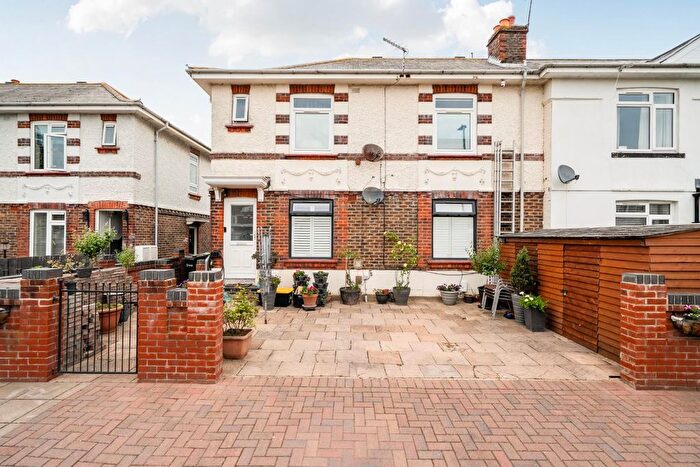 2 Bedroom Flat For Sale In Childe Square, Portsmouth, PO2