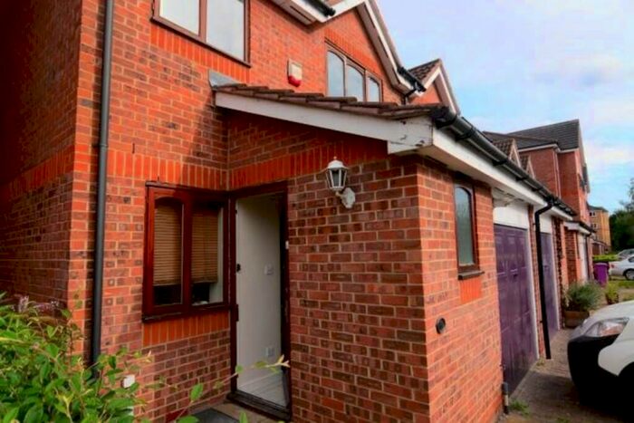 4 Bedroom Semi-Detached House To Rent In Telegraph Place, London, E14