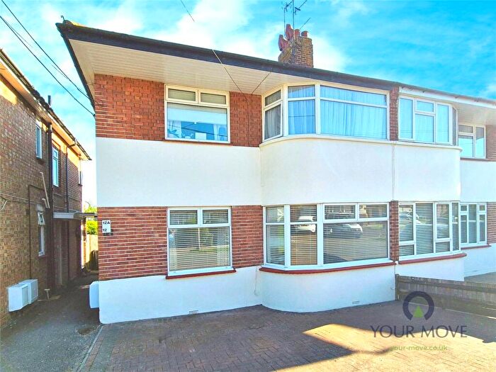 2 Bedroom Flat To Rent In Gilda Crescent, Polegate, East Sussex, BN26