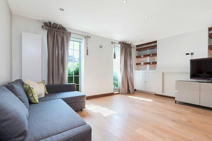 4 Bedroom Town House To Rent In Abbotsbury Close, London, W14