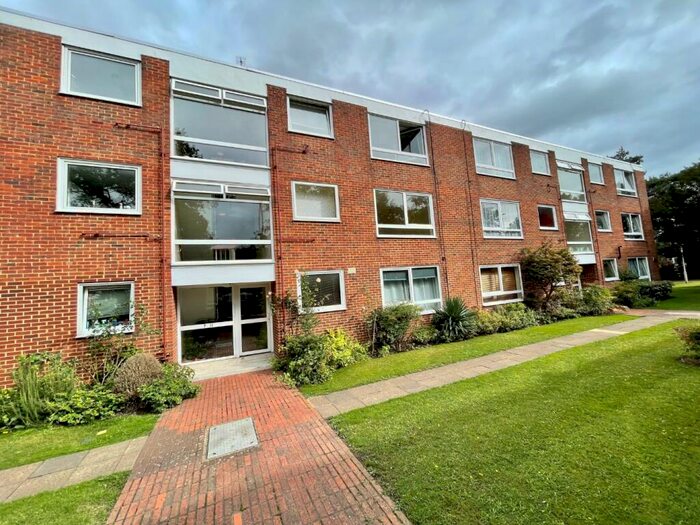2 Bedroom Apartment To Rent In Rodwell Court, Hersham Road, Walton-On-Thames, KT12