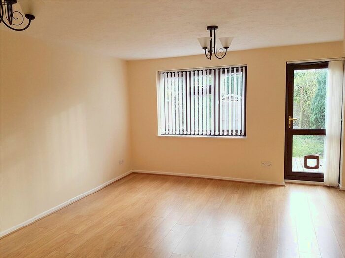 3 Bedroom Terraced House To Rent In Hilton Court, Horley, Surrey, RH6