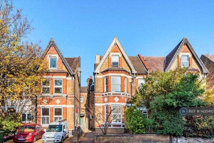 2 Bedroom Flat To Rent In Manor Road, Beckenham, BR3