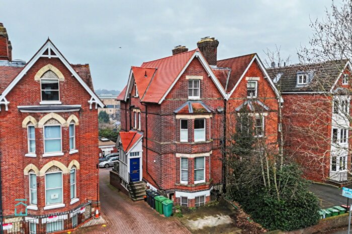 2 Bedroom Flat For Sale In College Road, Maidstone, ME15