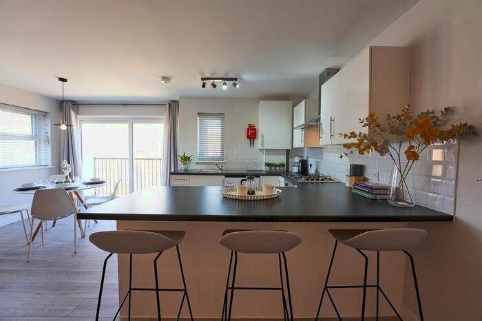 2 Bedroom Flat To Rent In Flat, Dower Court, Spencer Road, Rainham, RM13