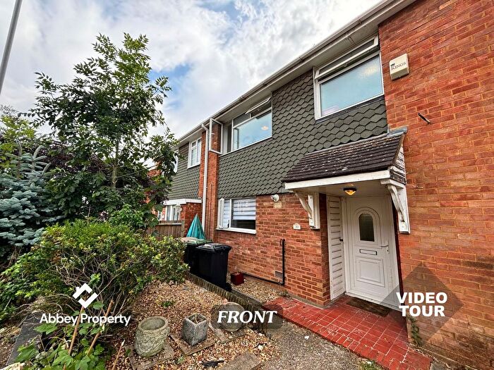 3 Bedroom Terraced House To Rent In Porlock Drive, Luton, LU2