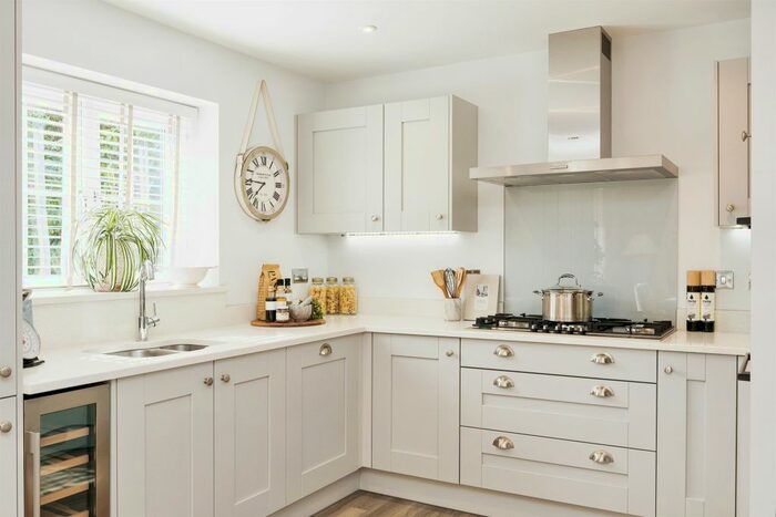 4 Bedroom Detached House For Sale In Walshes Road, Crowborough, TN6