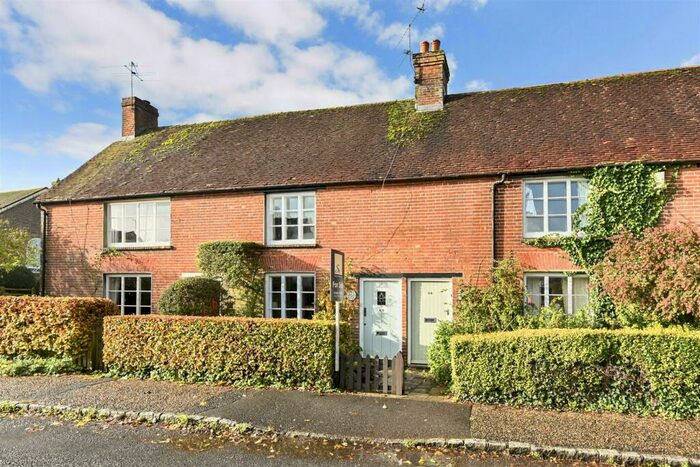 2 Bedroom Cottage For Sale In The Street, Boxgrove, PO18