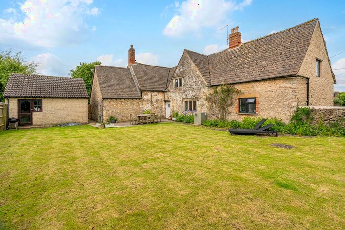 3 Bedroom Farmhouse To Rent In The Street, Hullavington, Chippenham, SN14