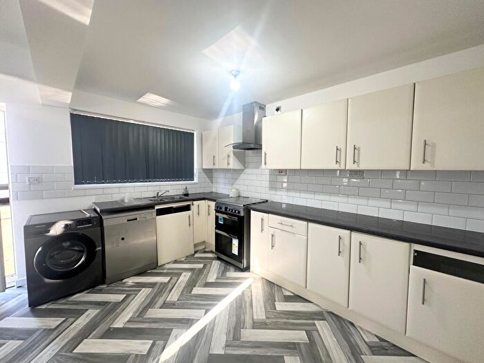 2 Bedroom Semi-Detached House To Rent In Welstead Avenue, Nottingham, NG8