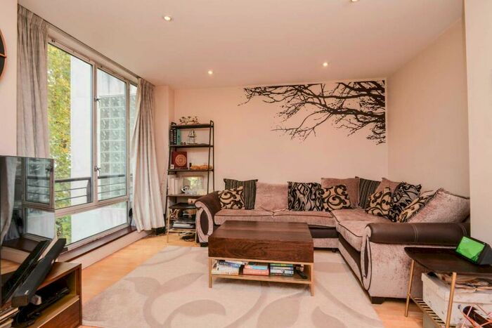 1 Bedroom Flat To Rent In Islington Green, Angel, London, N1
