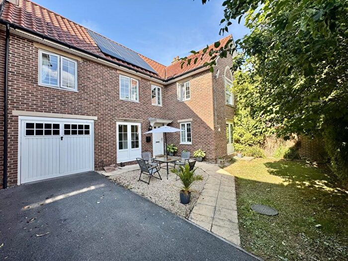 5 Bedroom Semi-Detached House To Rent In Drovers, Sturminster Newton, DT10