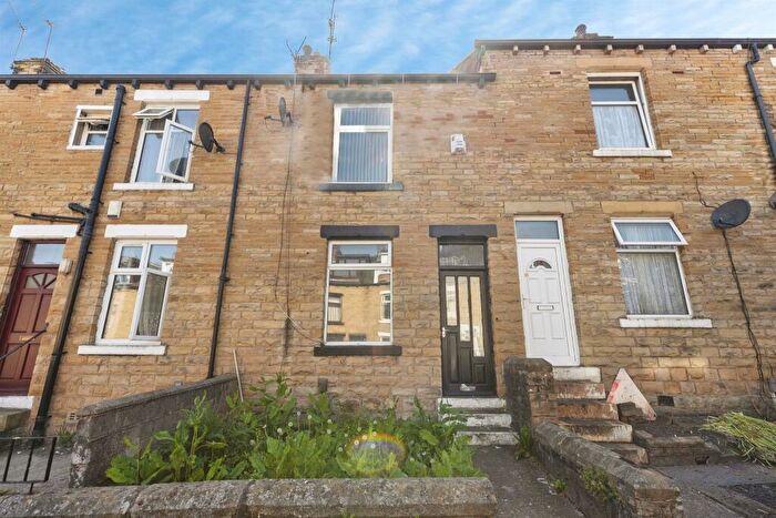 2 Bedroom Terraced House For Sale In Hartington Terrace, Bradford, BD7