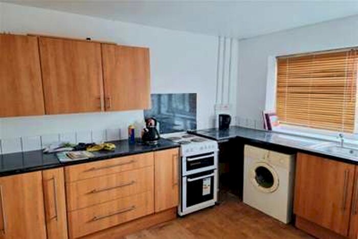 3 Bedroom Flat To Rent In Fiveways Parade, Hazel Grove SK7