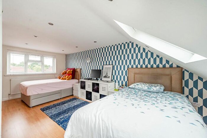 4 Bedroom Semi-Detached House To Rent In Sandhurst Road, Kingsbury, London, NW9