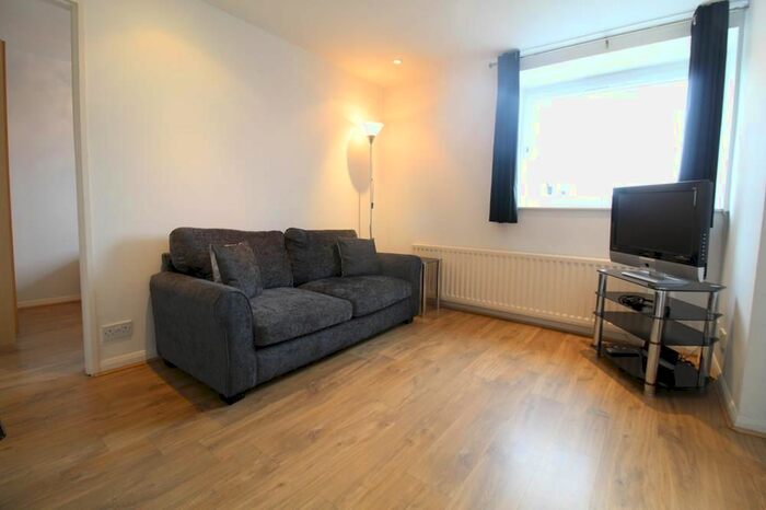 1 Bedroom Flat To Rent In Gairn Terrace, Top Floor, AB10