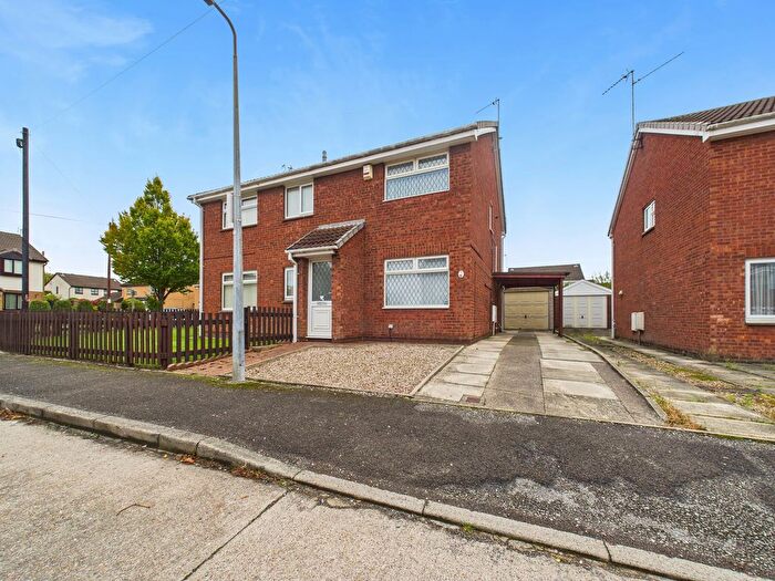 2 Bedroom Semi-Detached House For Sale In Gillamoor Close, Hull, HU8
