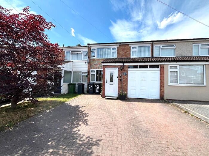 3 Bedroom Terraced House For Sale In Moat Farm Drive, Bedworth, CV12