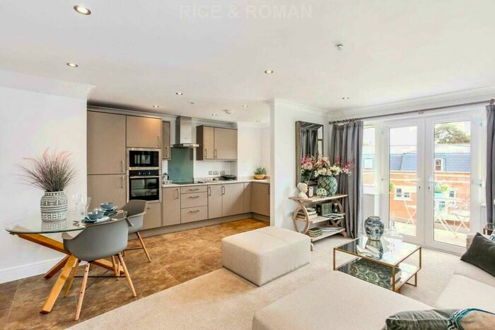 2 Bedroom Retirement Property To Rent In Lynwood Village, Ascot, SL5