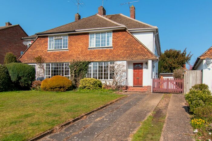 3 Bedroom Semi-Detached House To Rent In Lakeside, Earley, Reading, RG6