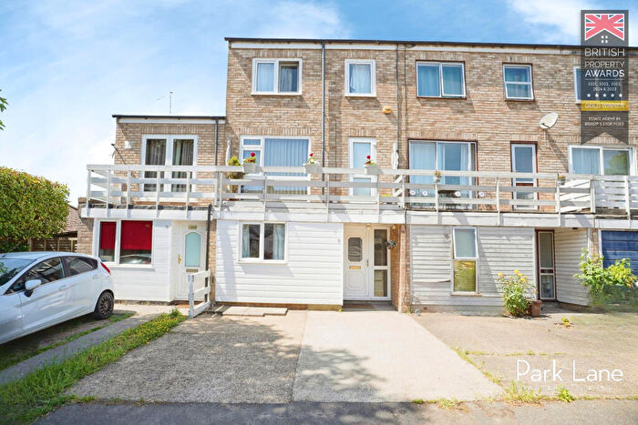 4 Bedroom Town House For Sale In Wilton Close, Bishops Stortford, Hertfordshire, CM23