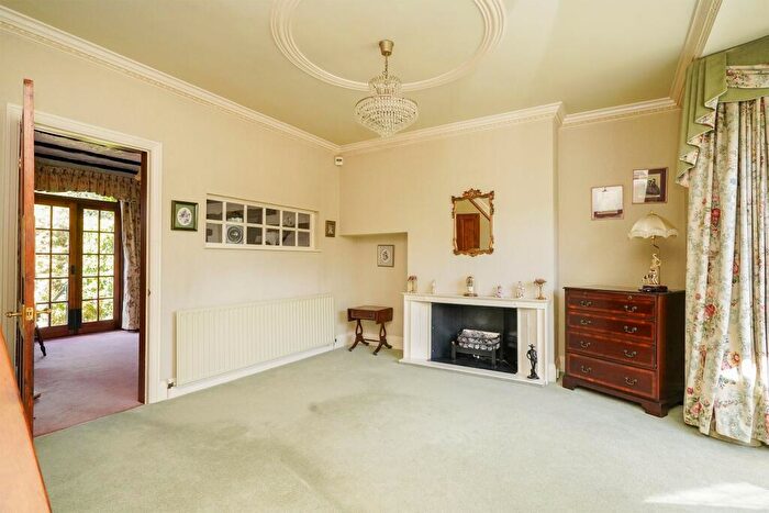 2 Bedroom Semi-Detached House For Sale In Bishopscourt Road, Sheffield, S8