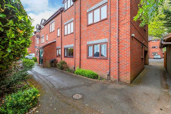 1 Bedroom Flat To Rent In Granville Gardens, Hinckley, Leicestershire, LE10