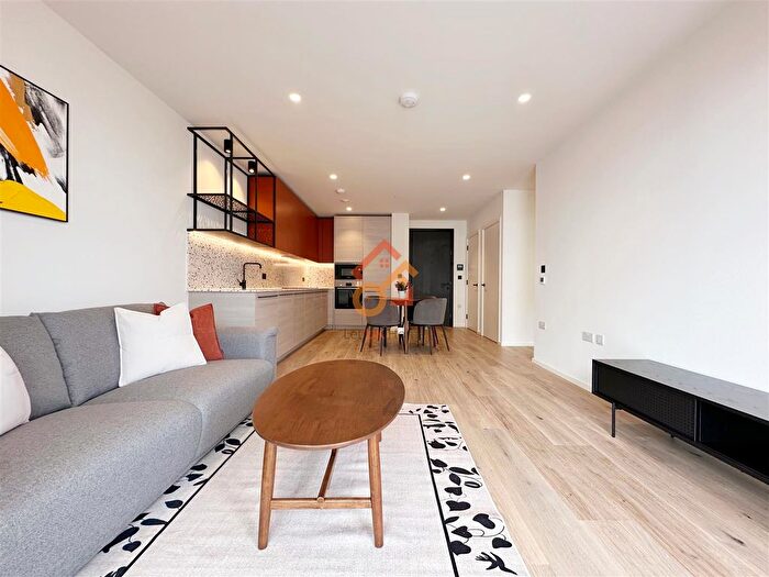 1 Bedroom Flat To Rent In Bowline House, Hemlock Street, London, E14