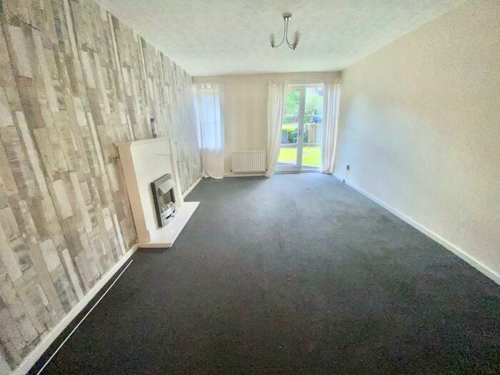 2 Bedroom Flat To Rent In Lumley Close, Washington, Tyne And Wear, NE38