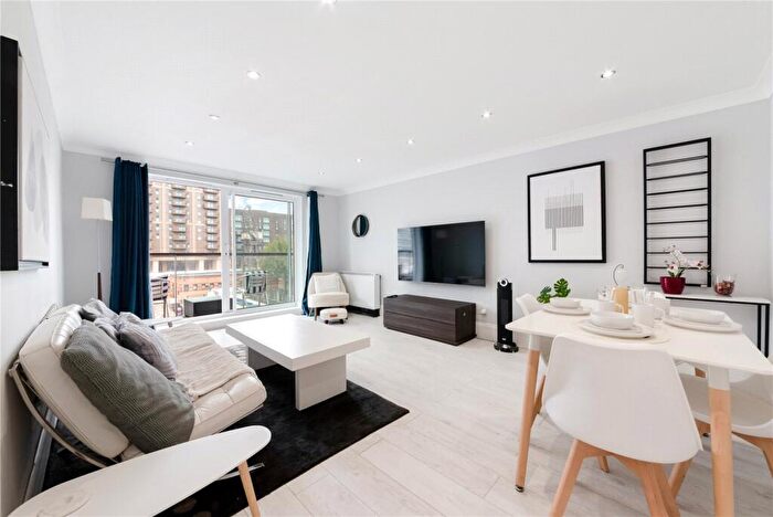 2 Bedroom Apartment To Rent In Lawn House Close, London, E14