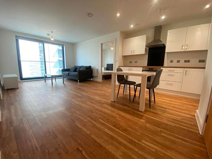 2 Bedroom Apartment To Rent In Manchester Waters, Pomona Strand, Old Trafford, Manchester, M16