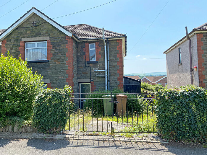 3 Bedroom End Of Terrace House For Sale In Bryncelyn, Nelson, Treharris, CF46